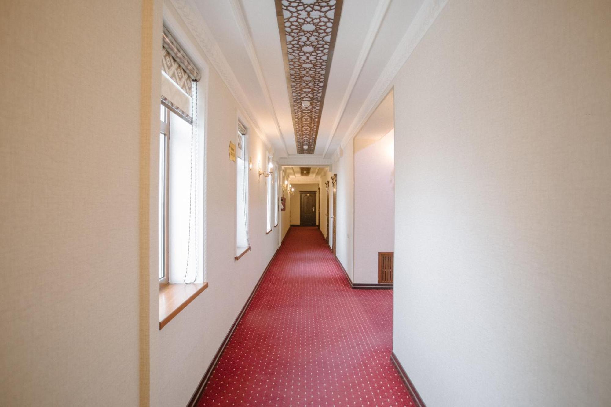 Dendi Plaza Hotel Buhara Exterior foto